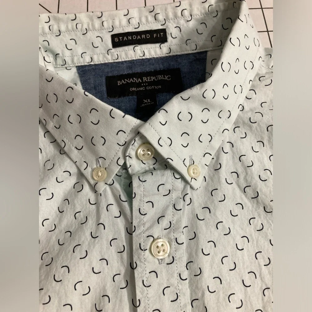 Banana Republic Men’s Standard Fit XL Button Down‎ Shirt